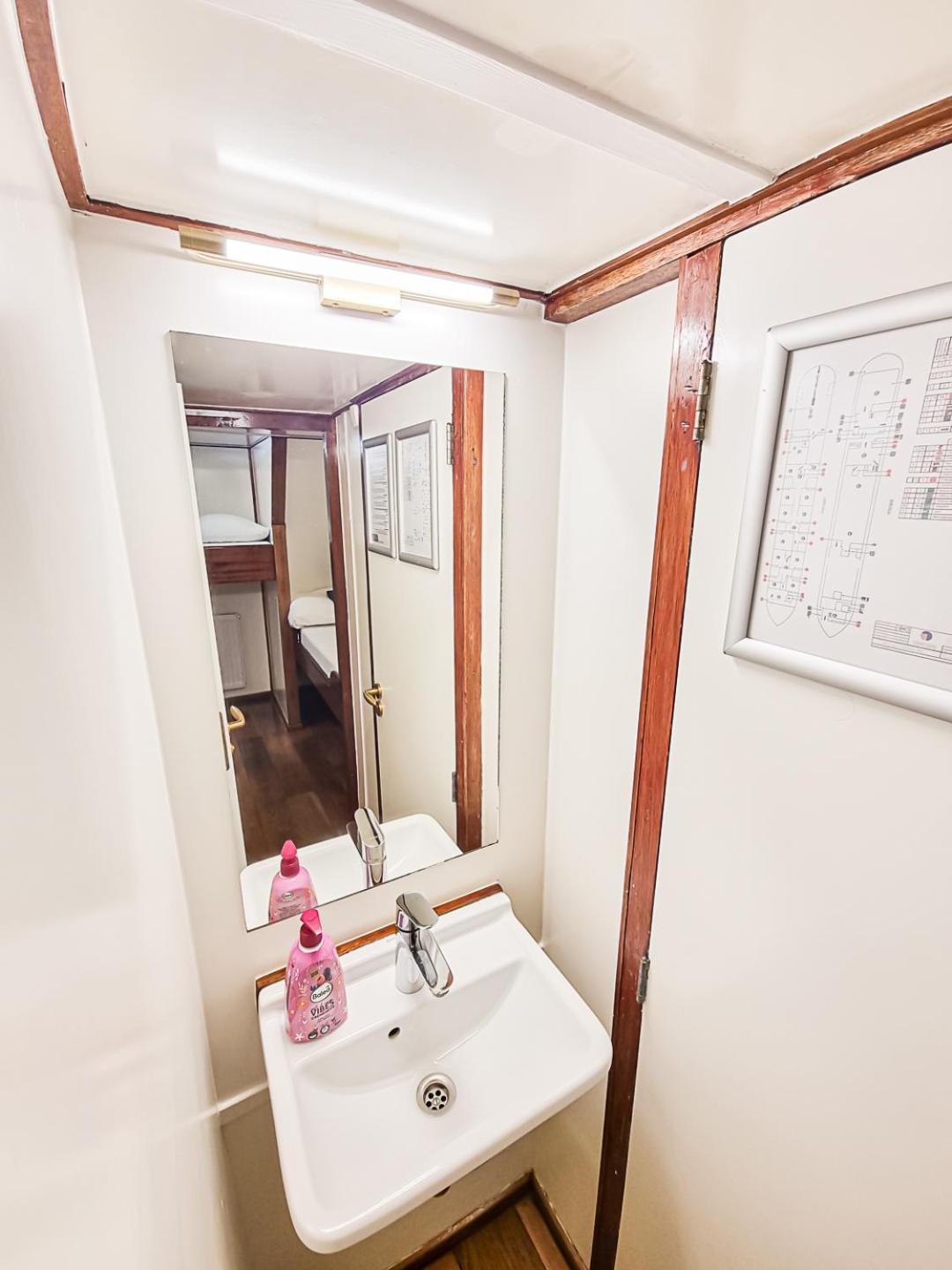 The Cabin @ Mps Noorderzon Amsterdam Ngoại thất bức ảnh
