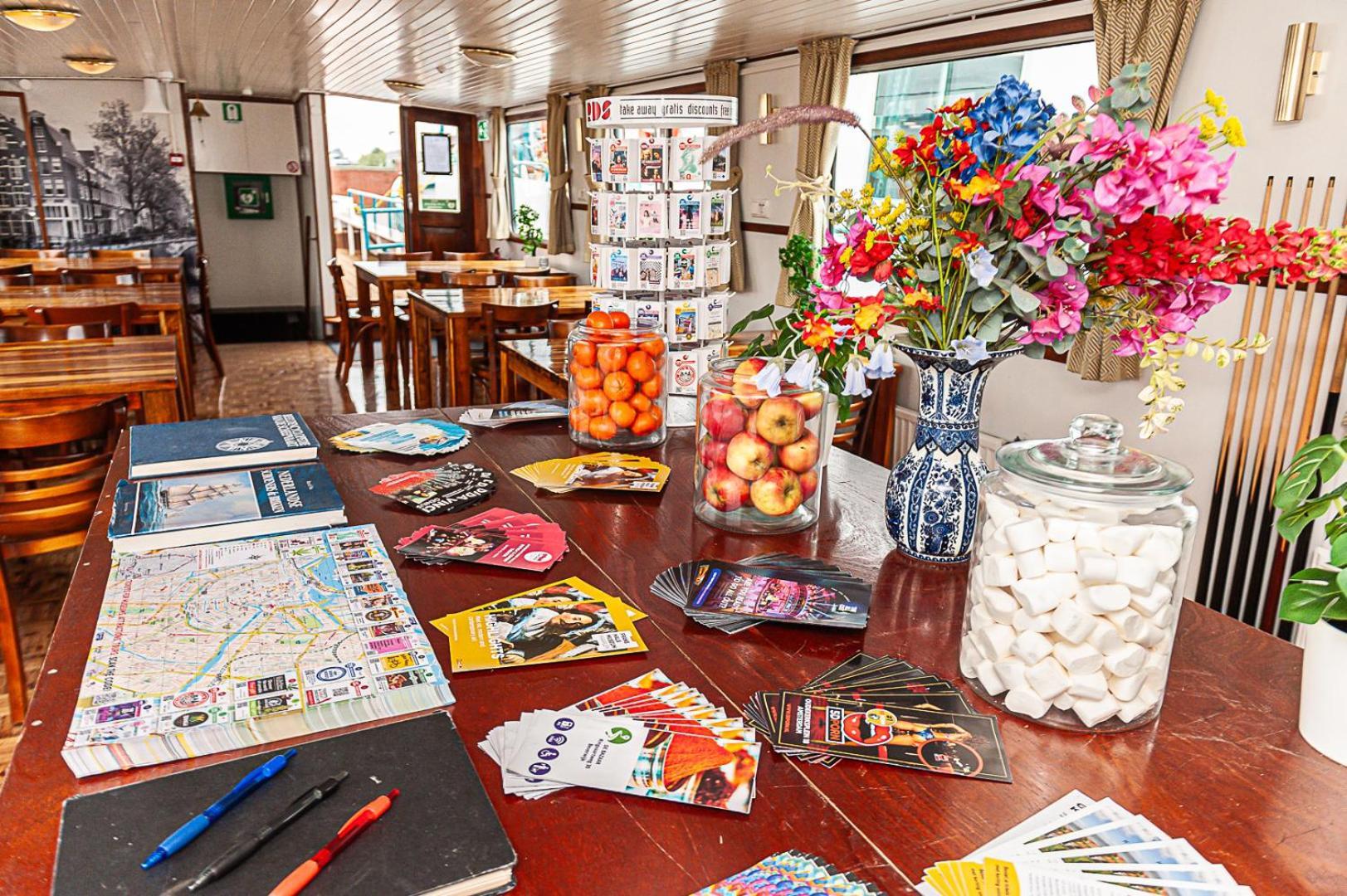 The Cabin @ Mps Noorderzon Amsterdam Ngoại thất bức ảnh