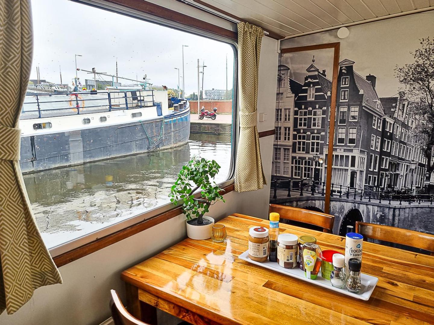 The Cabin @ Mps Noorderzon Amsterdam Ngoại thất bức ảnh